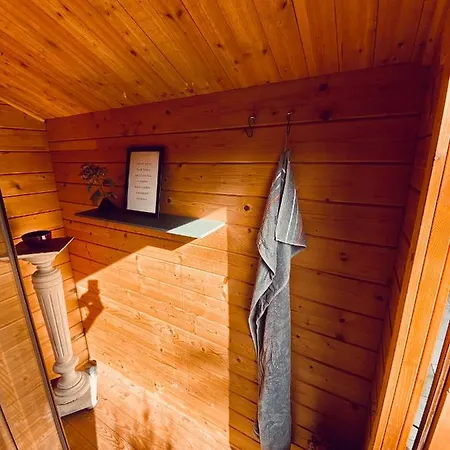 Holzhuette Ole Zw. & Wald Mit Kamin & Sauna Behrensdorf